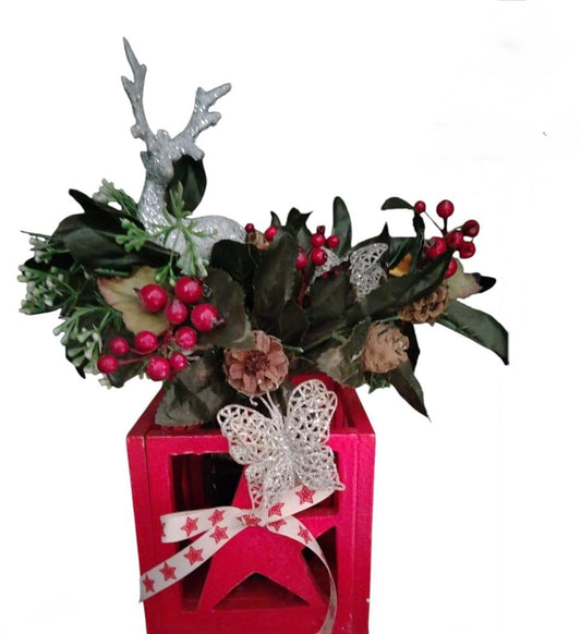 Centerpiece cardboard box with garland, red cherries and white reindeer 35*10cm