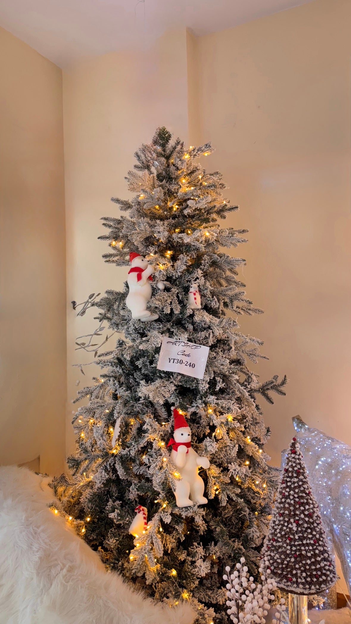 Crystal Dream- 2.40 m tree + 20 ornaments