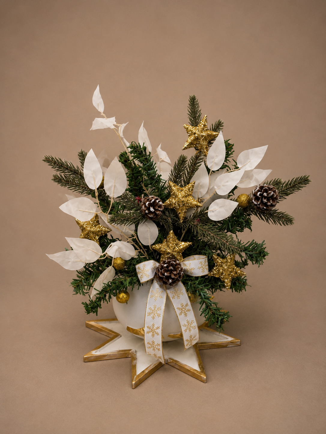 Gold Star Christmas Arrangement