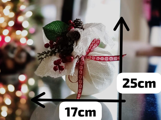 Gift-like centerpiece