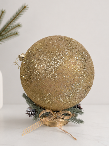 Golden Ornament Glow