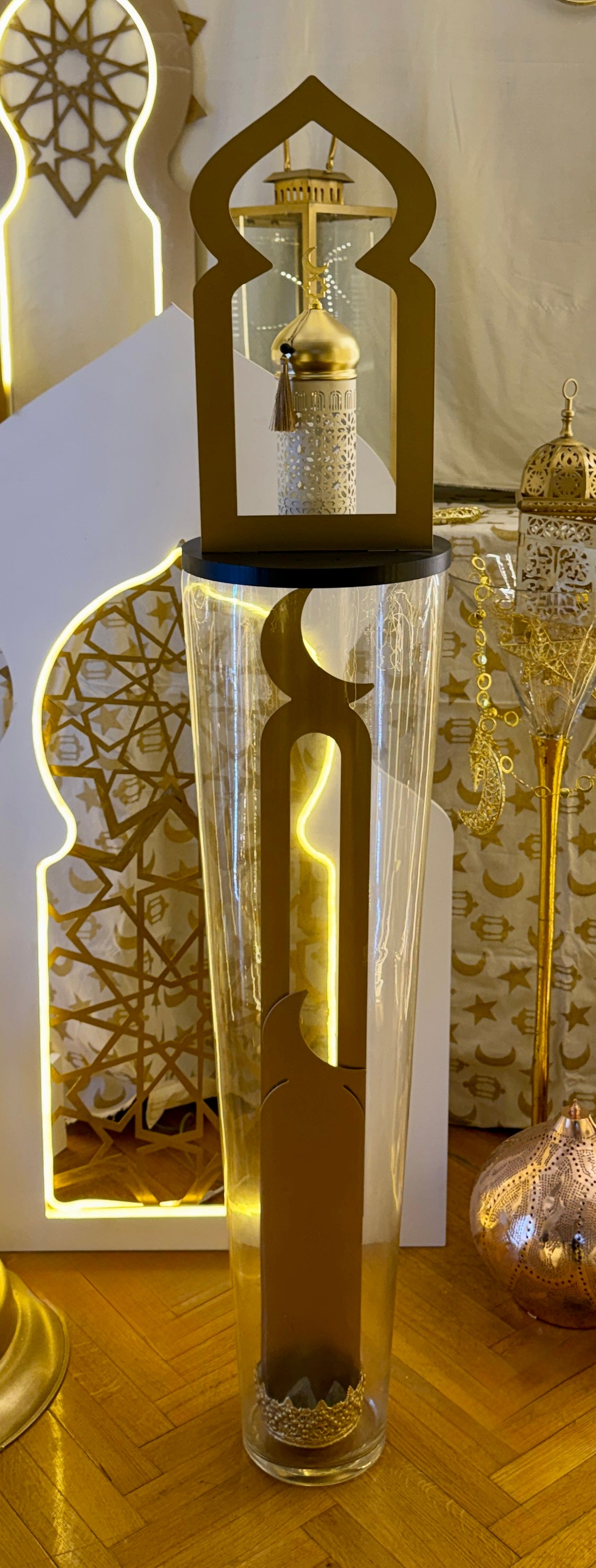 Illuminated Lantern Column