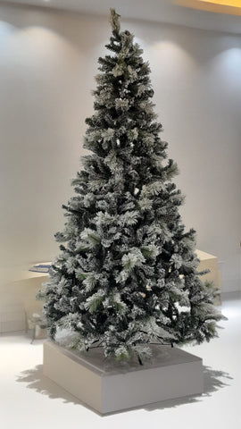 Thich White Christmas Tree