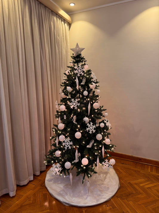 Holly Jolly Tree- 2.10 m tree + 50 ornaments