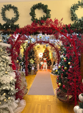 Red cherry Christmas arch
