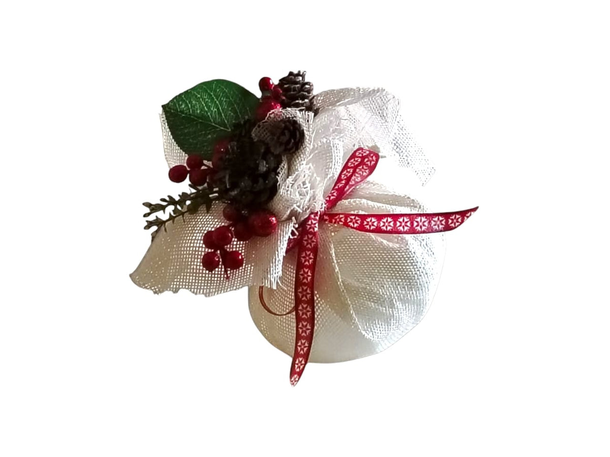 Gift-like centerpiece