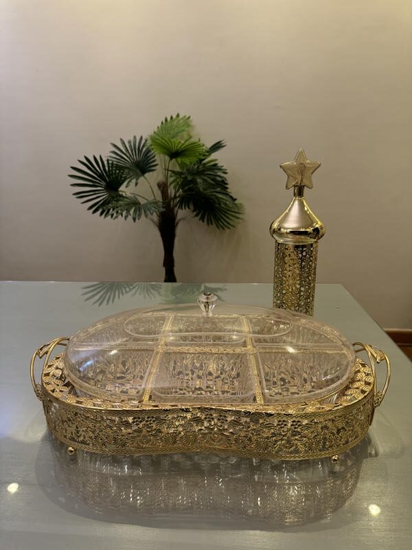 Gold star lantern with plexi gold tray