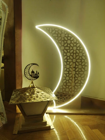 Large stainless steel crescent with lantern