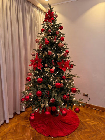 Crimson Cheer- 2.40 m tree + 50 ornaments