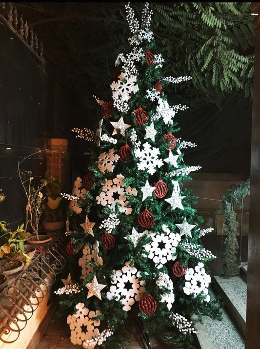 Snowflake spruce- 3 m tree + 50  ornaments