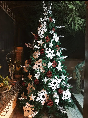 Snowflake spruce- 3 m tree + 50  ornaments
