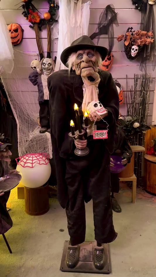 Animated butler with Lantern