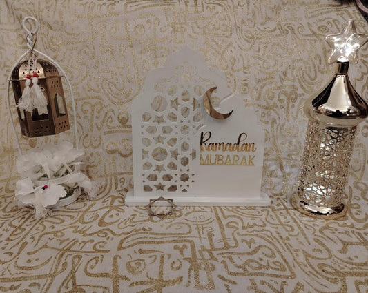 Ramadan bronze mini lantern with Ramadan sign and lantern with lit up star