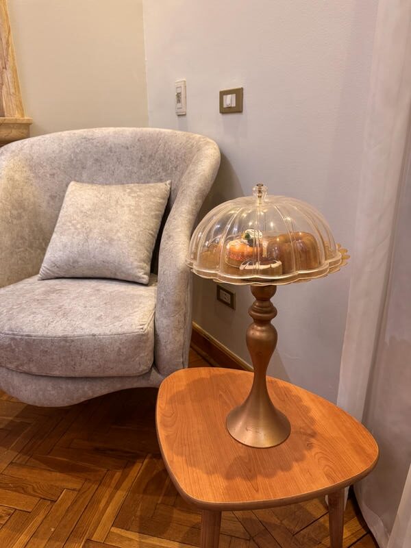 Metal with plexi mini stand with tray and cover