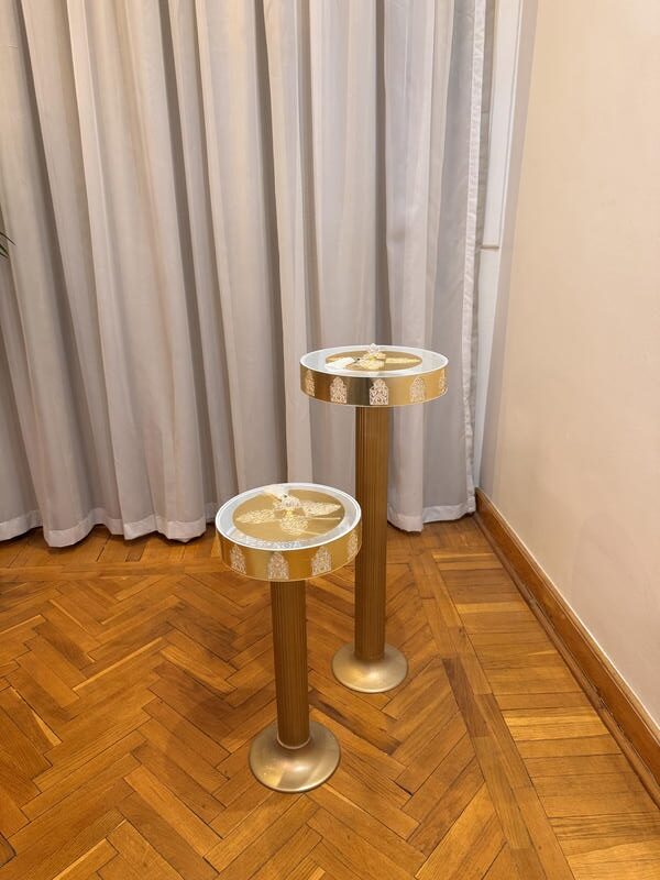 Plexi and glass stand